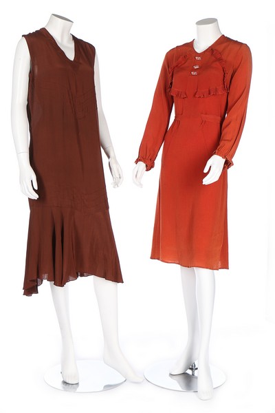 A group of mainly daywear in autumnal shades, 1930s, five ensembles, - Image 4 of 8