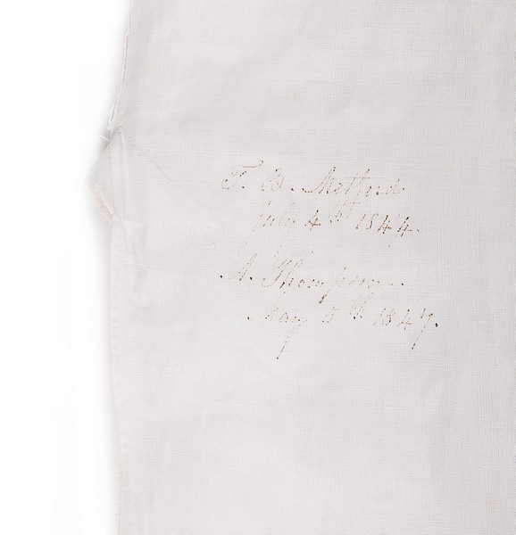 A gentleman's fine linen shirt, 1847, with box pleated bib-front, narrow curved cuffs and collar, - Image 5 of 6