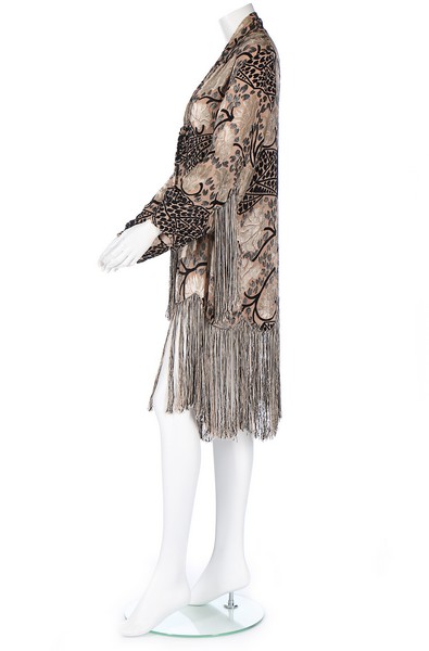 A cut-velvet evening jacket, 1920s, in shades of dusty pink, ivory and black, - Image 3 of 7