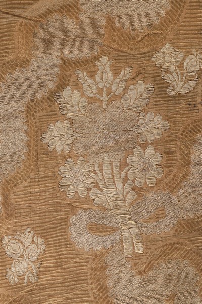 A gold brocaded brown satin cope panel, mid 18th century, - Bild 7 aus 8