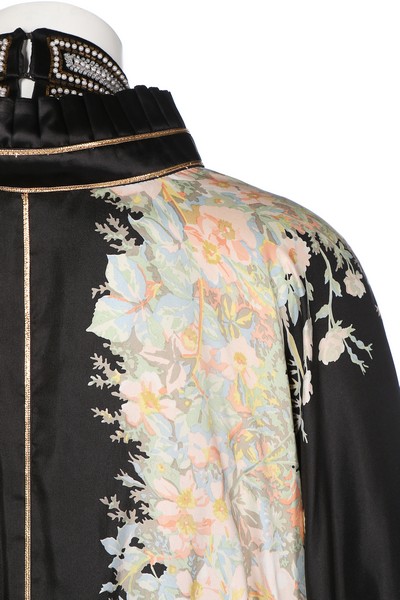 A Bill Gibb printed silk foulard kimono-inspired evening ensemble, Autumn-Winter 1976-77, labelled, - Image 5 of 7