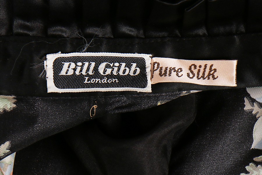 A Bill Gibb printed silk foulard kimono-inspired evening ensemble, Autumn-Winter 1976-77, labelled, - Image 7 of 7