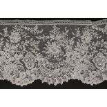 A good general collection of lace, mid-late 19th century,