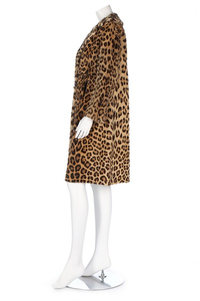 A Seymour Kearney leopard skin coat, circa 1960, panthera pardus, labelled, - Bild 3 aus 8