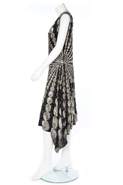 A fine sequinned flapper dress, 1920s, labelled 'Made in France', - Image 3 of 8