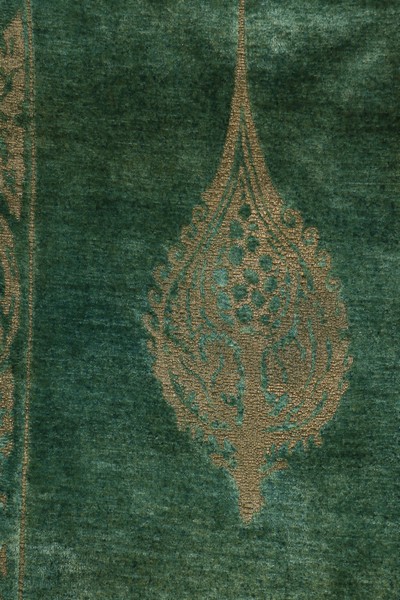 A Mariano Fortuny stencilled green velvet jacket, circa 1920, - Image 5 of 7