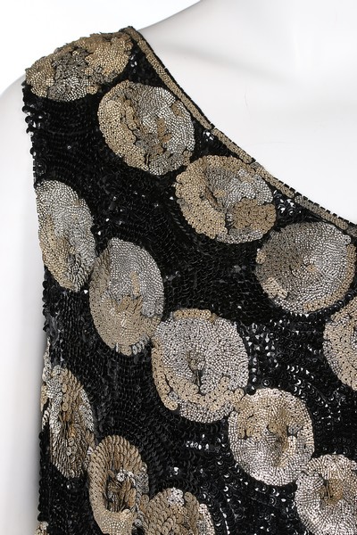 A fine sequinned flapper dress, 1920s, labelled 'Made in France', - Image 6 of 8