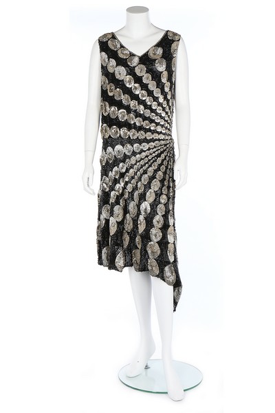 A fine sequinned flapper dress, 1920s, labelled 'Made in France', - Image 2 of 8