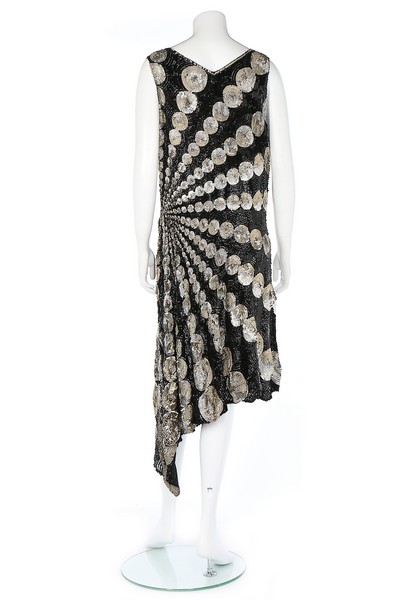 A fine sequinned flapper dress, 1920s, labelled 'Made in France', - Image 5 of 8