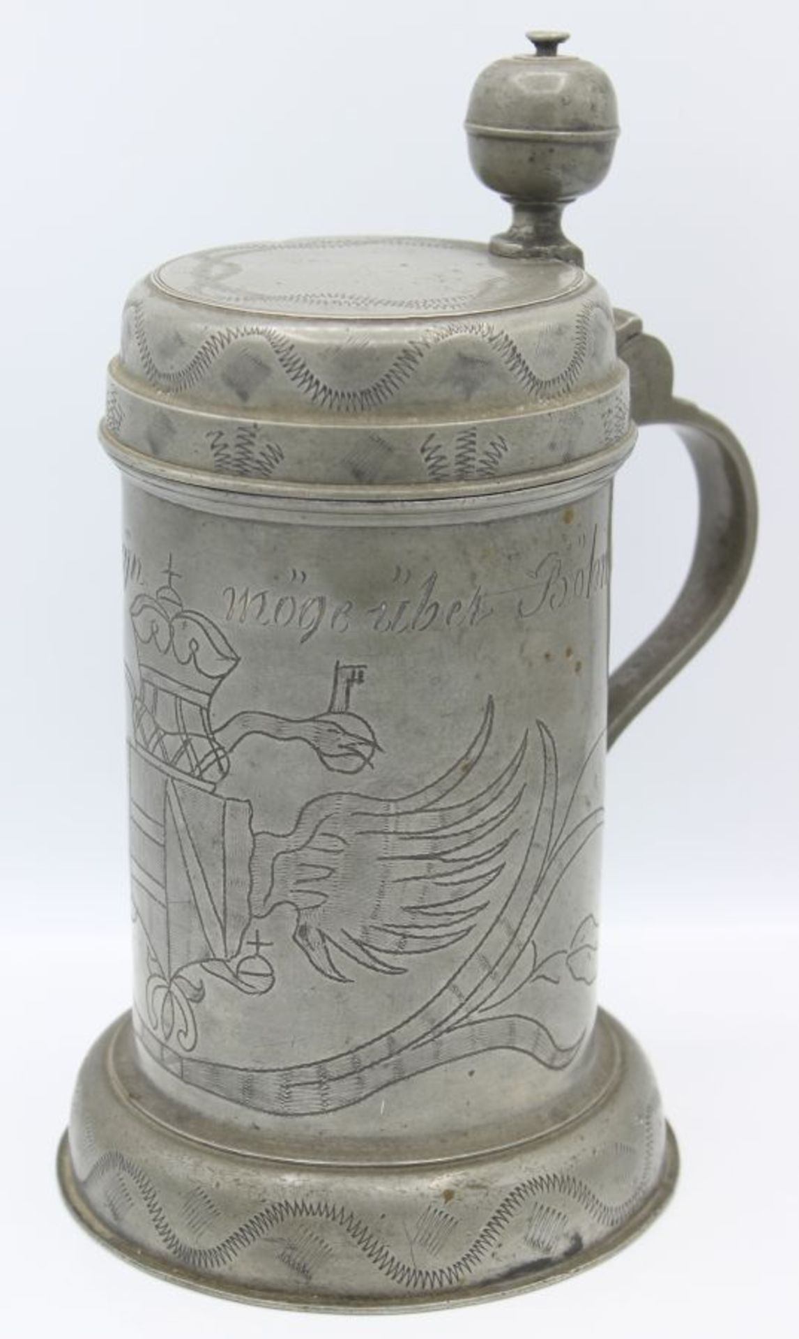 Bierkrug - wohl Böhmen um 1800 Zinn, Marke: Kartusche mit Löwe und Streifen (3), graviert mit Wappen