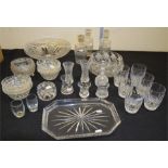 Tray lot of mixed glass,