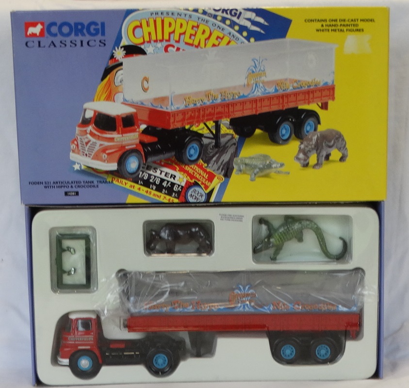 CORGI CLASSICS CHIPPERFIELDS TANK TRAILER LORRY WITH HIPPO & CROCODILE