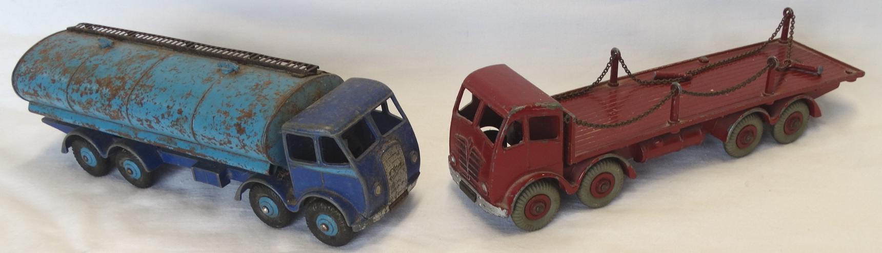 DINKY FODEN TANKER & FLAT BACK LORRY