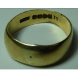 18CT GOLD BAND RING 7.52G