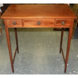 MAHOGANY TABLE WITH 2 DRAWERS
