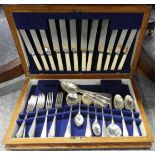 OAK CASED WALKER & HALL CUTLERY