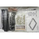 COLLECTION OO GAUGE FENCING