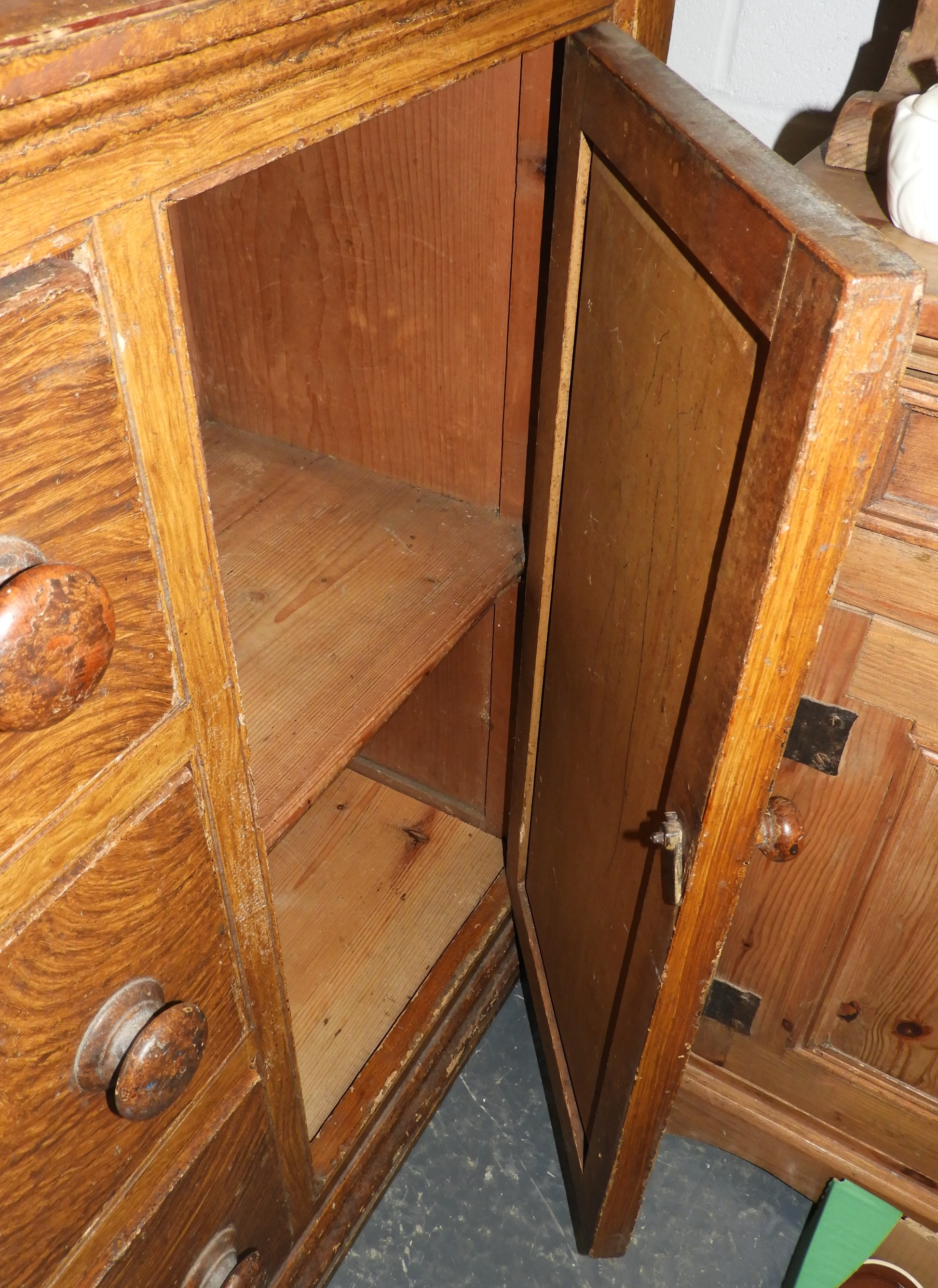 COUNTRY STAINED PINE KITCHEN DRESSER - Image 3 of 9