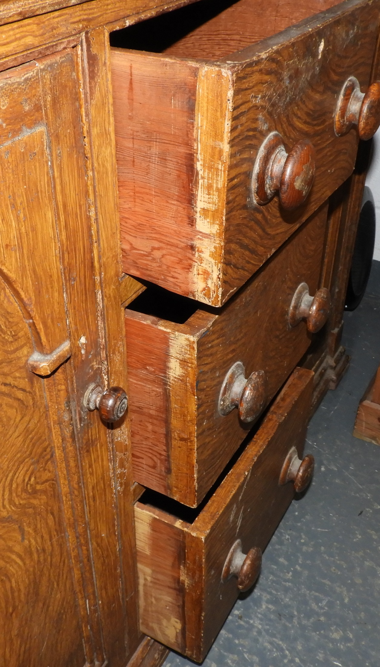 COUNTRY STAINED PINE KITCHEN DRESSER - Image 6 of 9