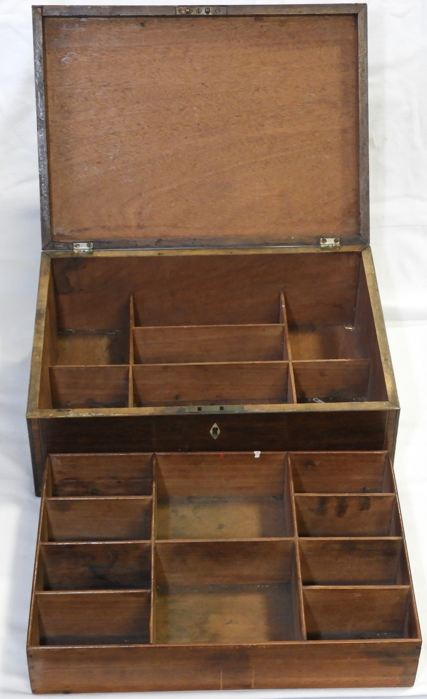 MAHOGANY BOX WITH SECTIONAL INTERIOR - Image 2 of 2