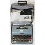 OLIVETTI LETTERA 32 TYPEWRITER