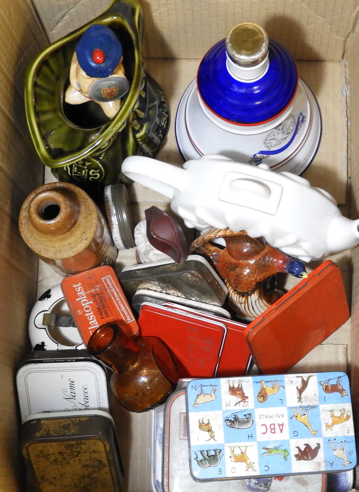 BOX OF ADVERTISING ITEMS INCL POLO MINT TEAPOT