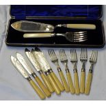 CASED PR SILVER RIMMED FISH SERVERS & 10 PCES FISH CUTLERY