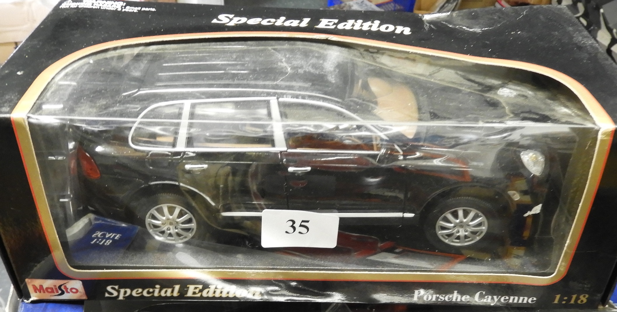 SUN STAR 1:18 PORSCHE CAYENNE