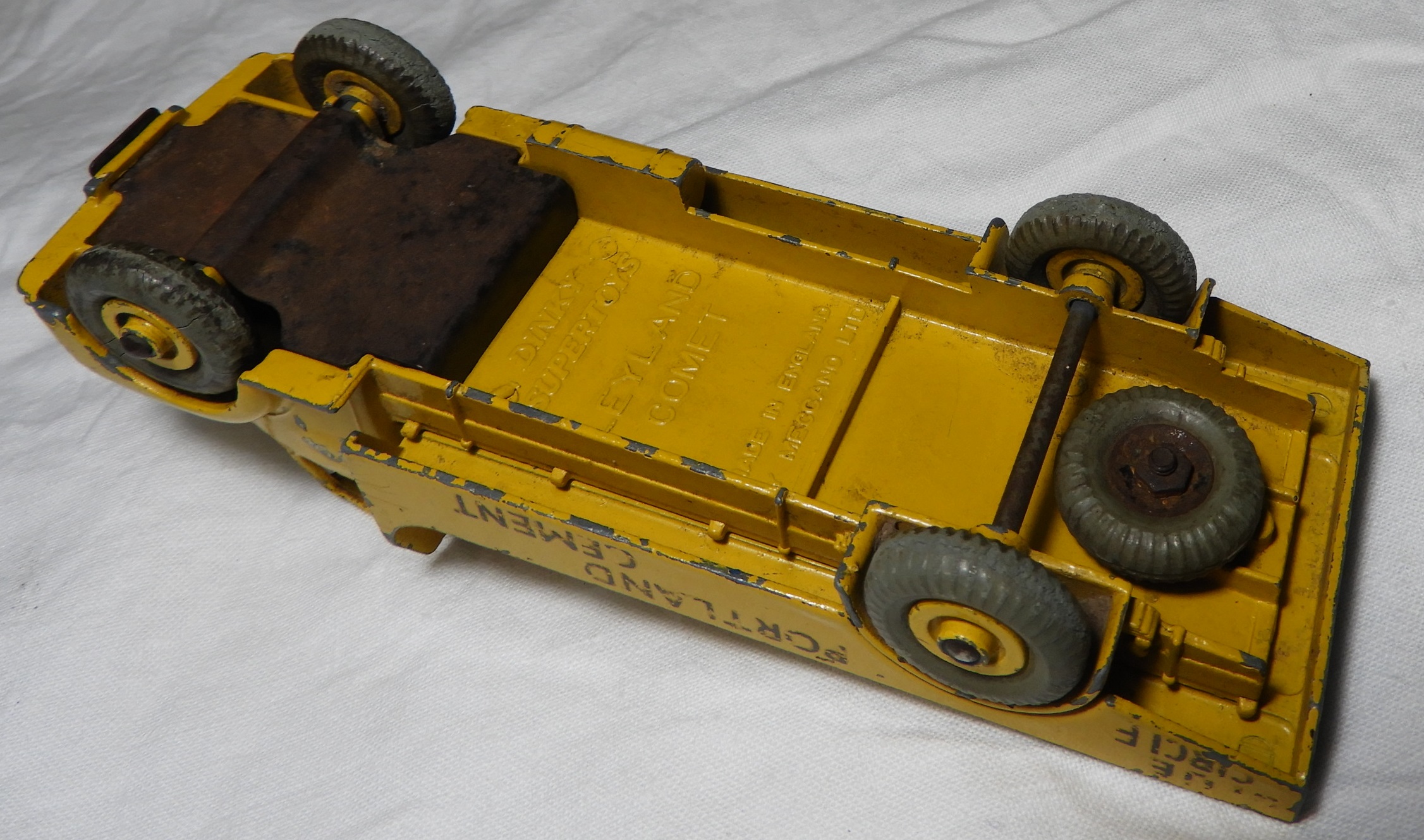 DINKY SUPERTOY LEYLAND COMET LORRY 'FERROCRETE' - Image 2 of 2