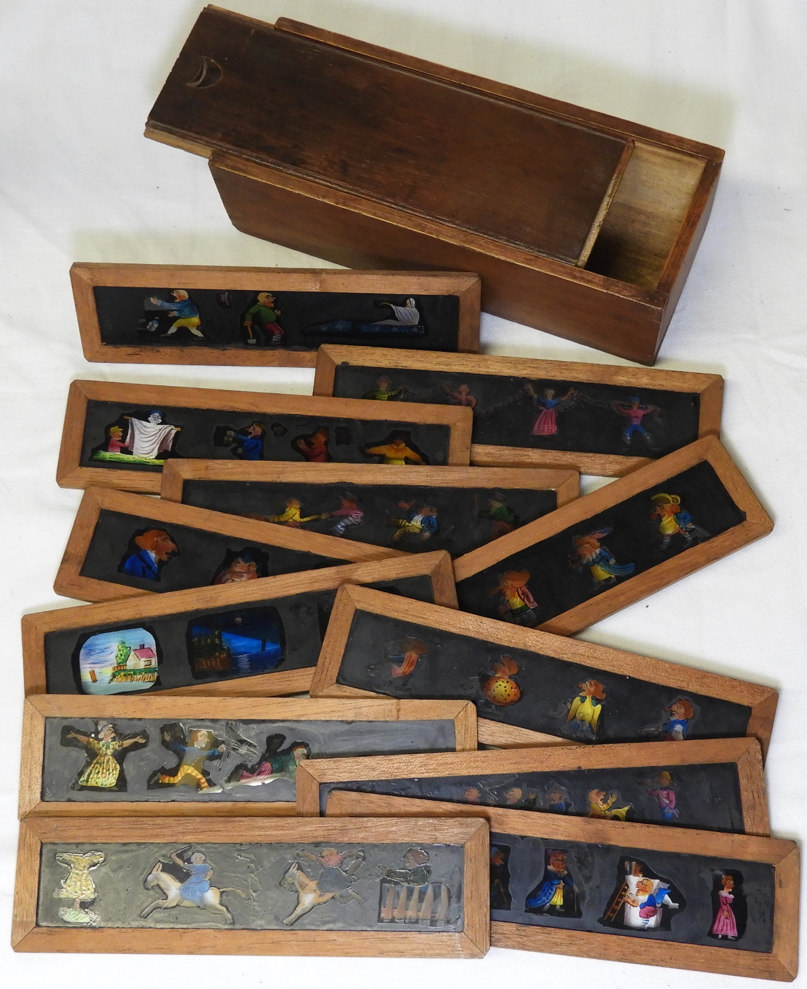 12 VICTORIAN CHILDS COLOURED LANTERN SLIDES IN BOX