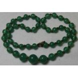 GREEN STONE NECKLACE (POSSIBLY JADE)