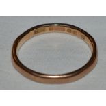 9CT GOLD BAND RING