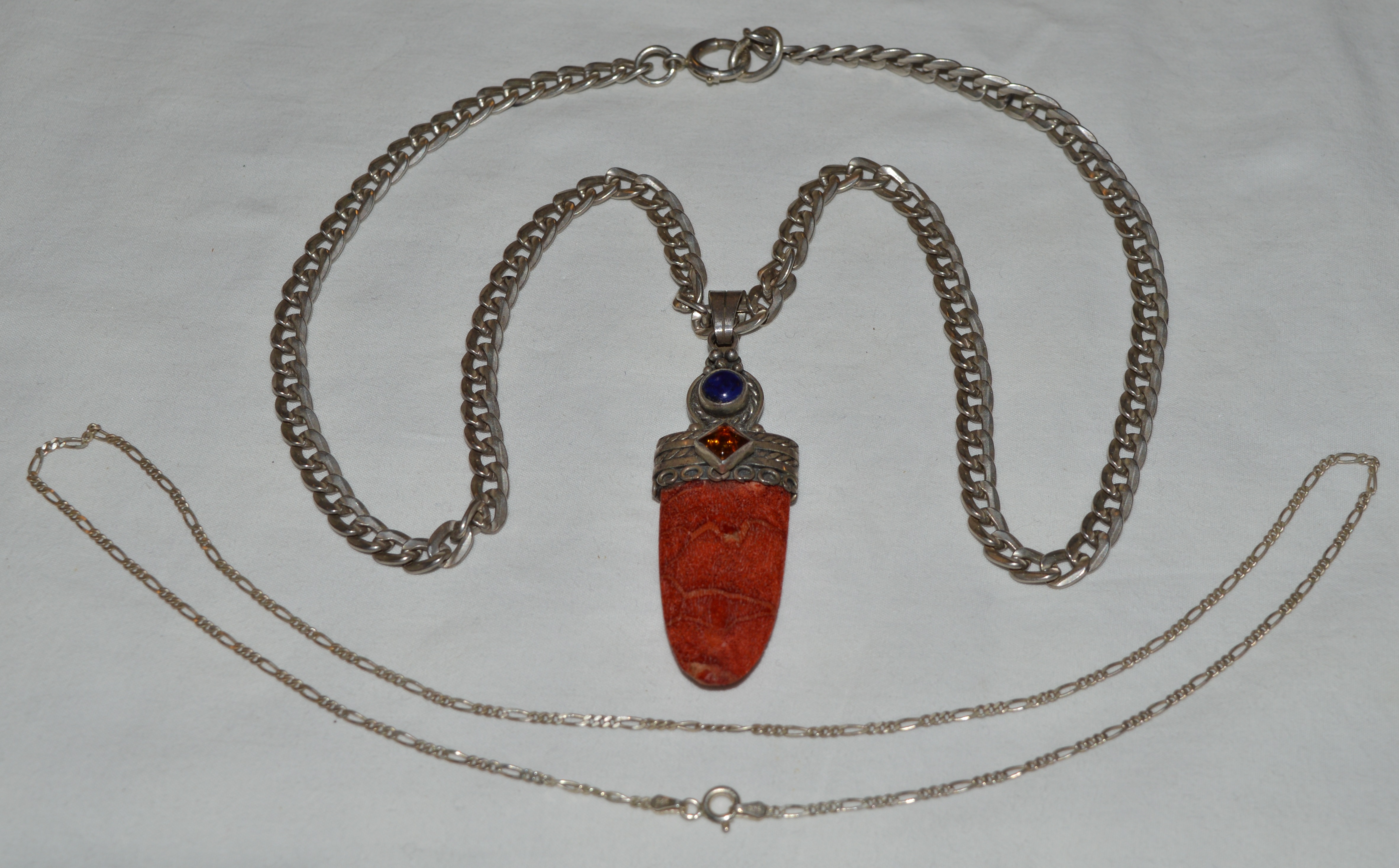 STONE SET PENDANT TO CHAIN MARKED 925 & NECK CHAIN