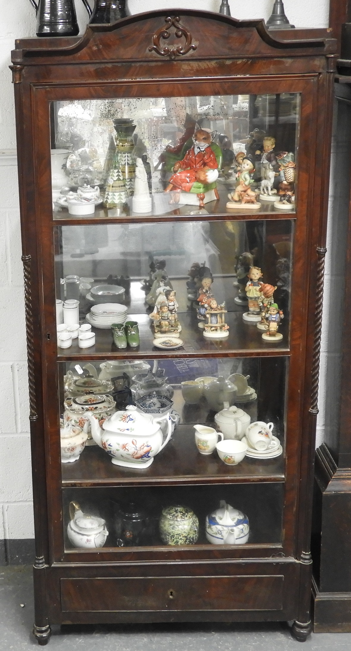 GLAZED MAHOGANY DISPLAY CABINET 62' X 29'