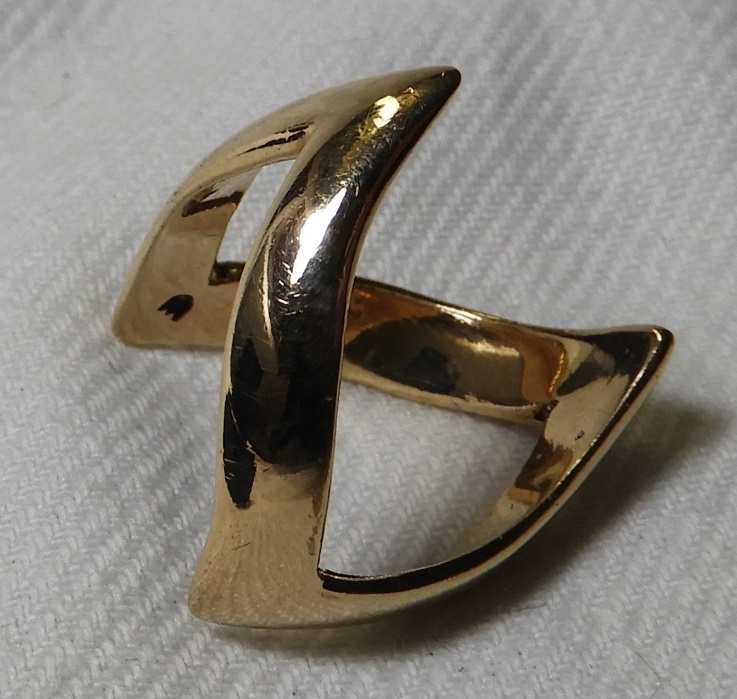 9CT GOLD WISHBONE RING 5.12G