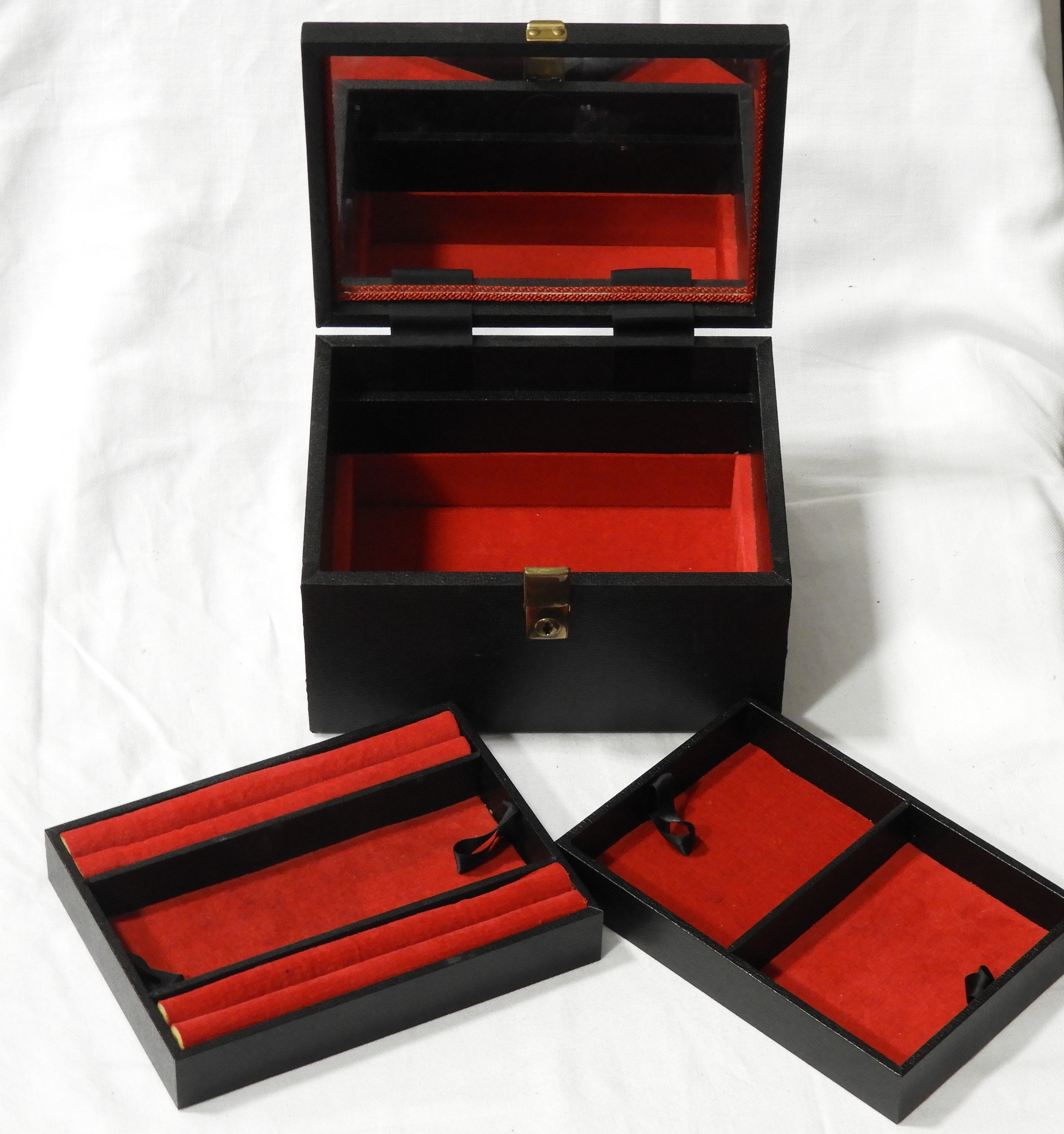 LEATHER JEWELLERY CASE