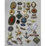 DRESS BROOCHES & SCARF RINGS
