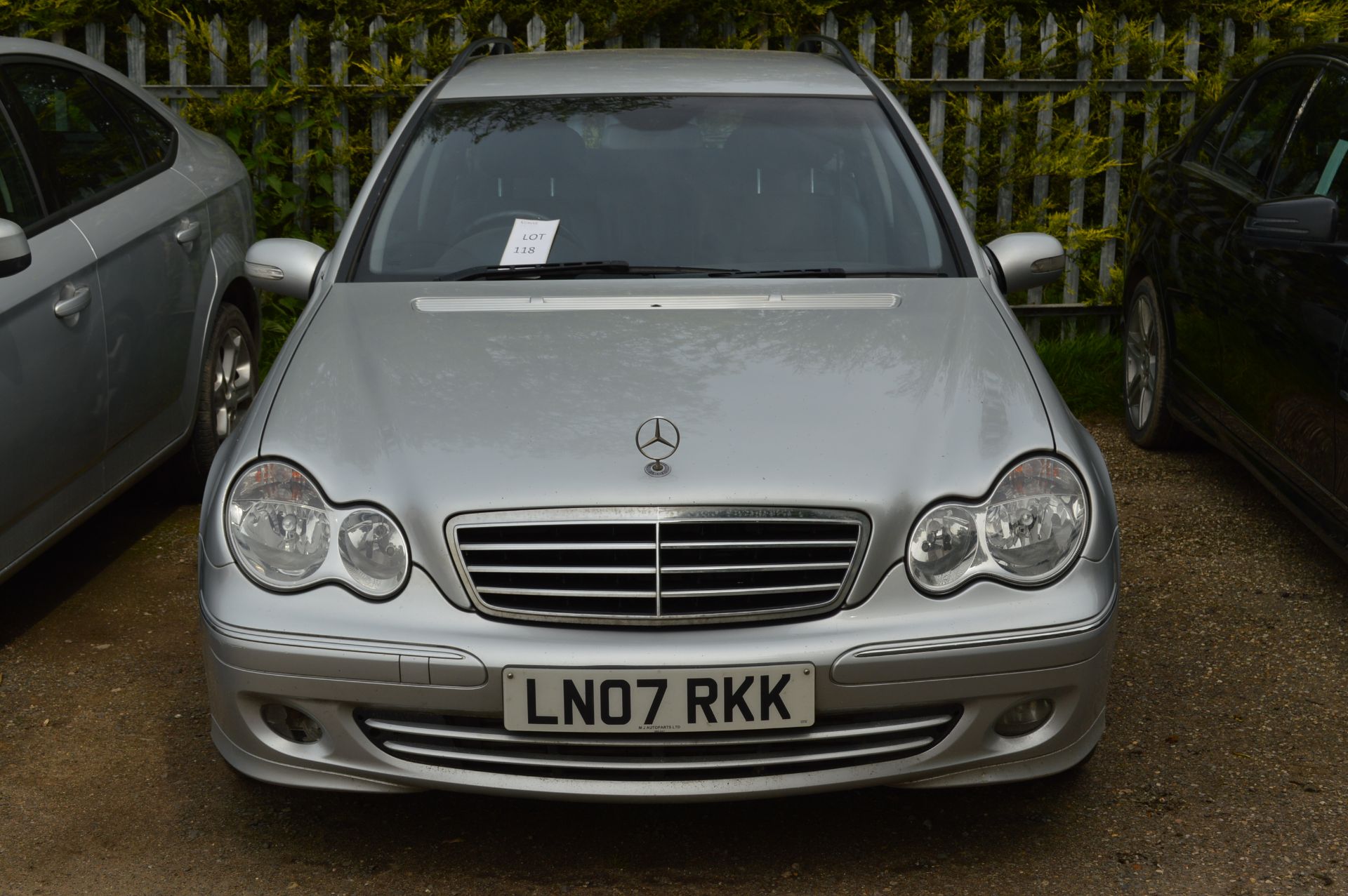 Mercedes C200 Avantgarde SE 2.2 Auto Diesel Estate - Image 2 of 9