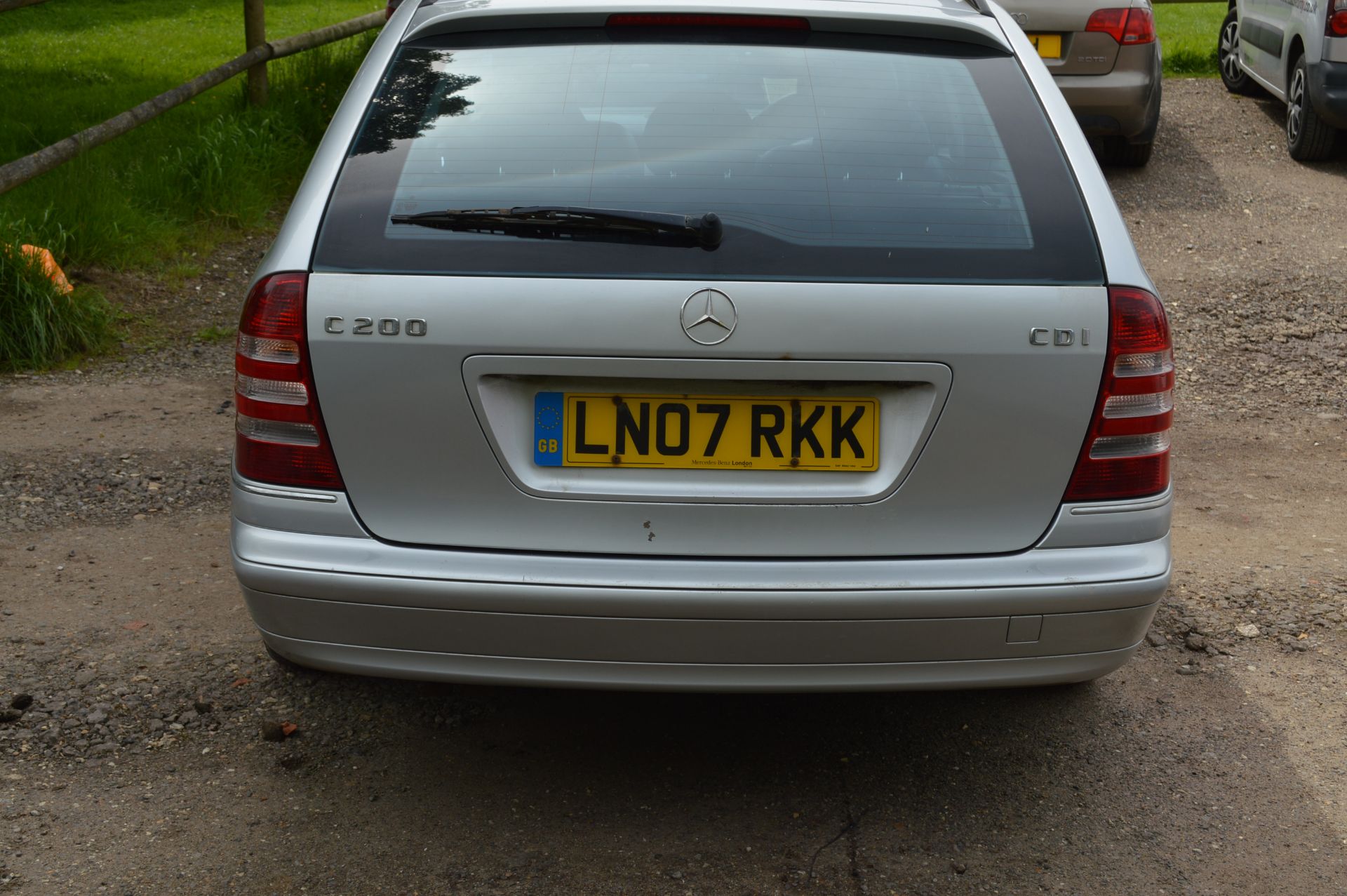 Mercedes C200 Avantgarde SE 2.2 Auto Diesel Estate - Image 5 of 9