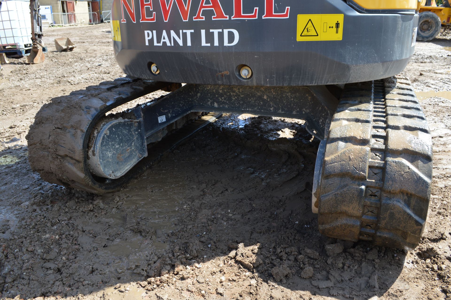 Volvo ECR58D Excavator with 4 Buckets (2014) - Image 11 of 32