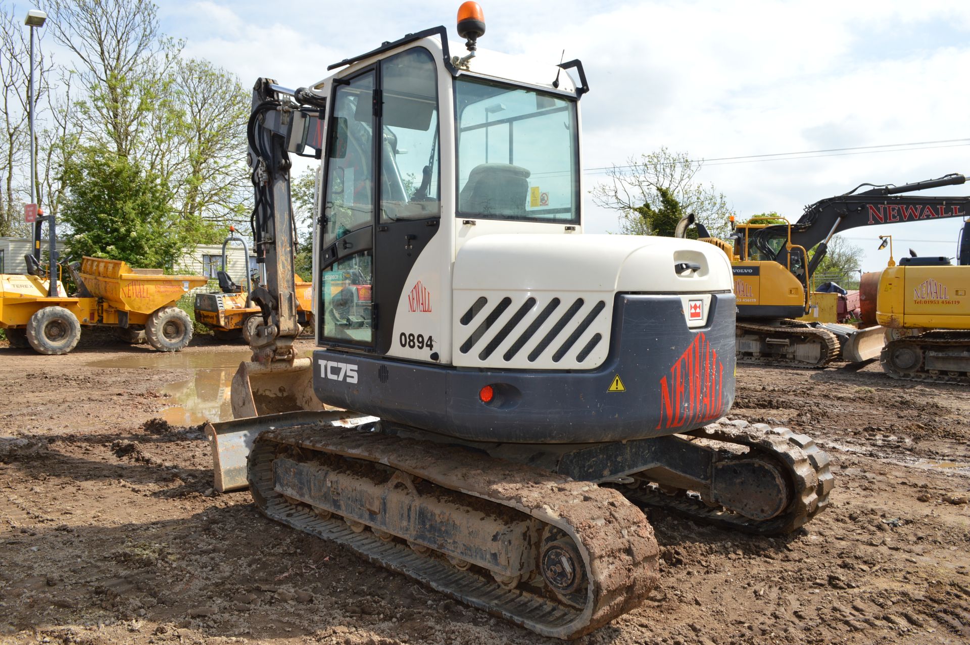 Terex 7.5t Rubber Tracked Excavator with Blade, Qu - Image 9 of 32