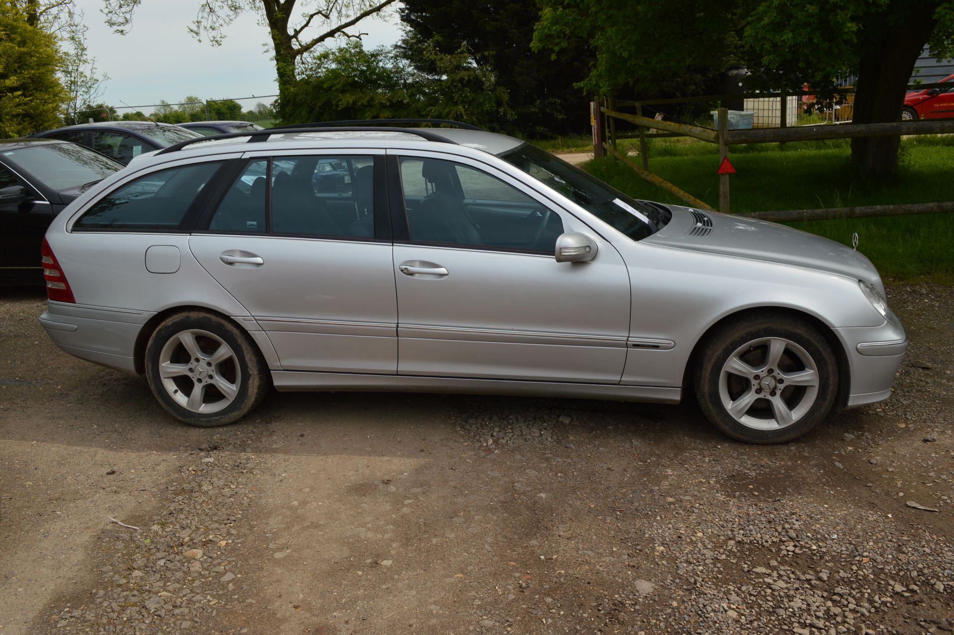 Mercedes C200 Avantgarde SE 2.2 Auto Diesel Estate - Image 3 of 9