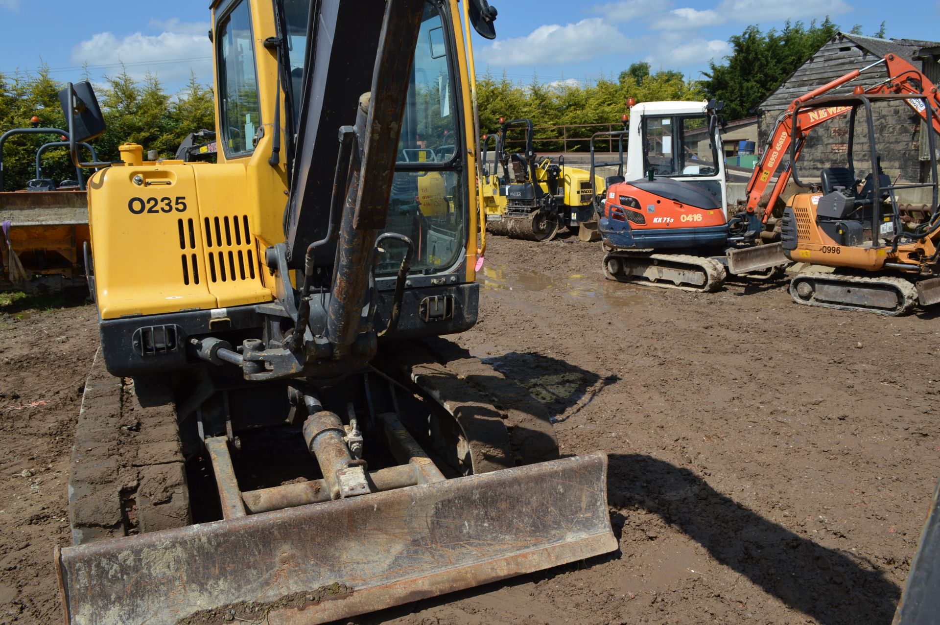 Volvo 5t Rubber Tracked Excavator with Blade, Quic - Image 21 of 37