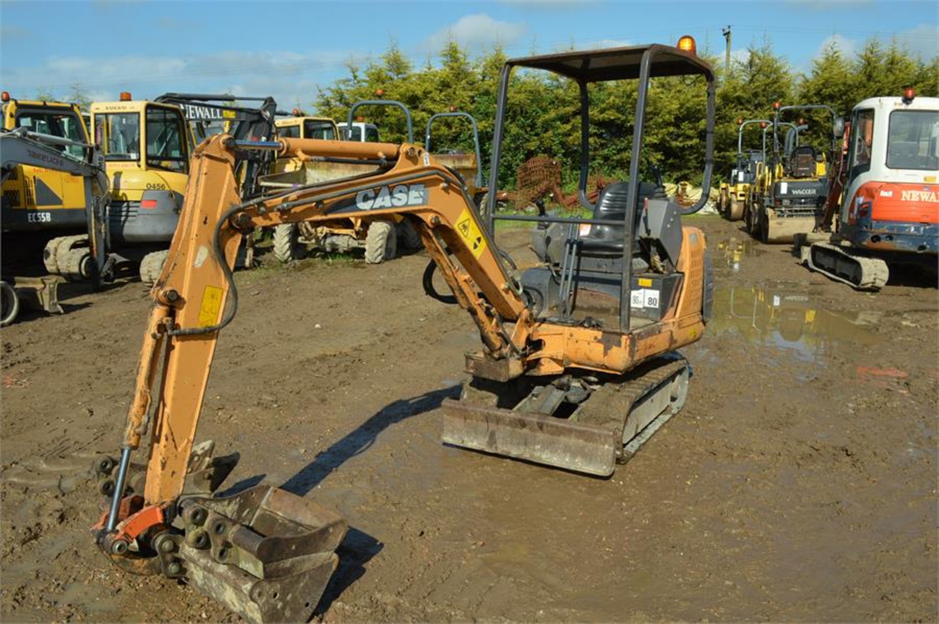 Case 1.5t Rubber Tracked Excavator with Blade