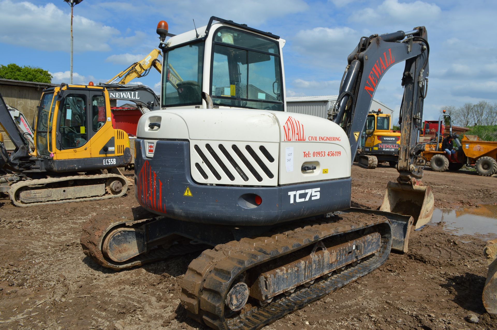 Terex 7.5t Rubber Tracked Excavator with Blade, Qu - Image 12 of 32