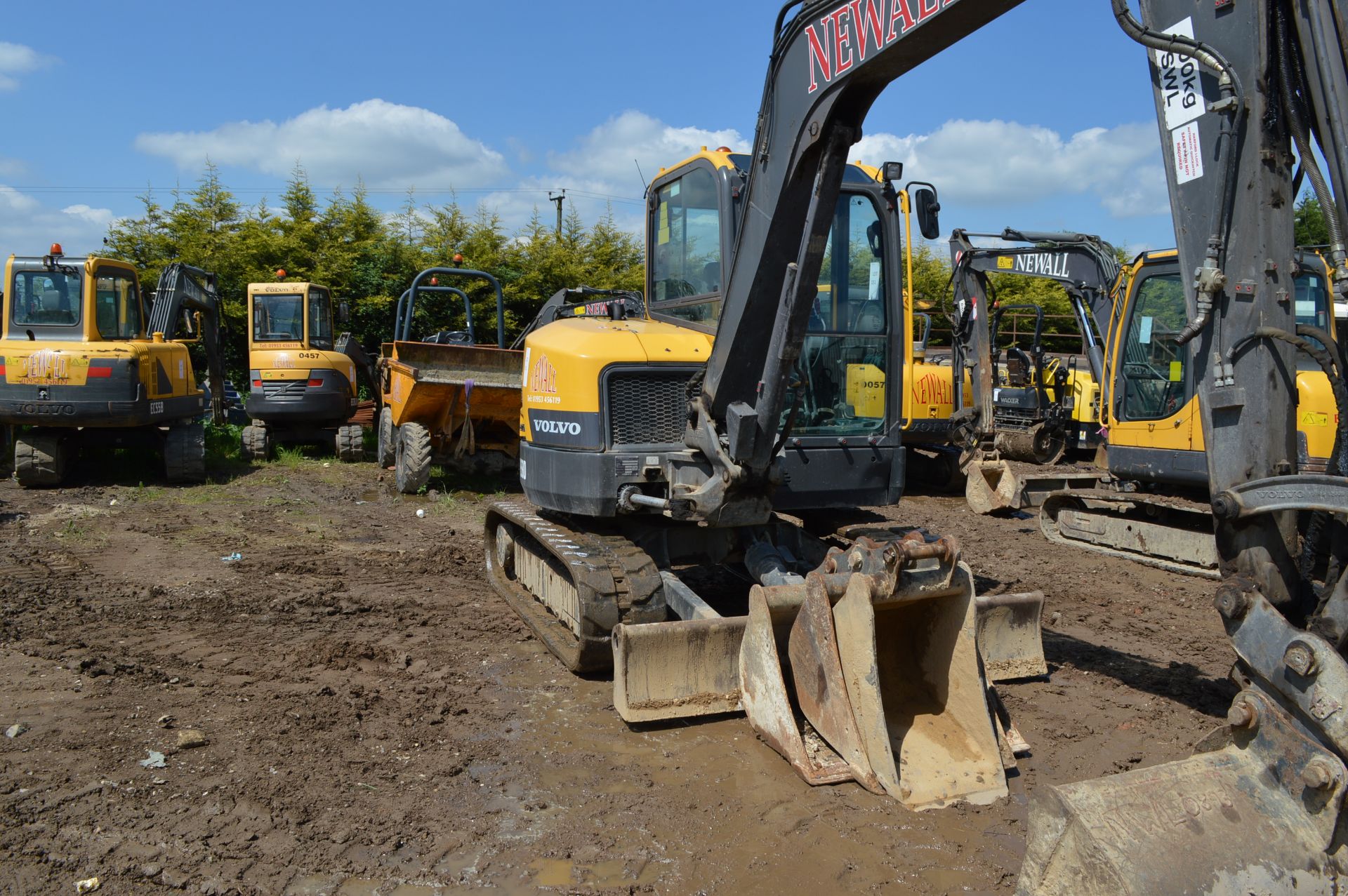 Volvo ECR58D Excavator (2014) - Image 15 of 32