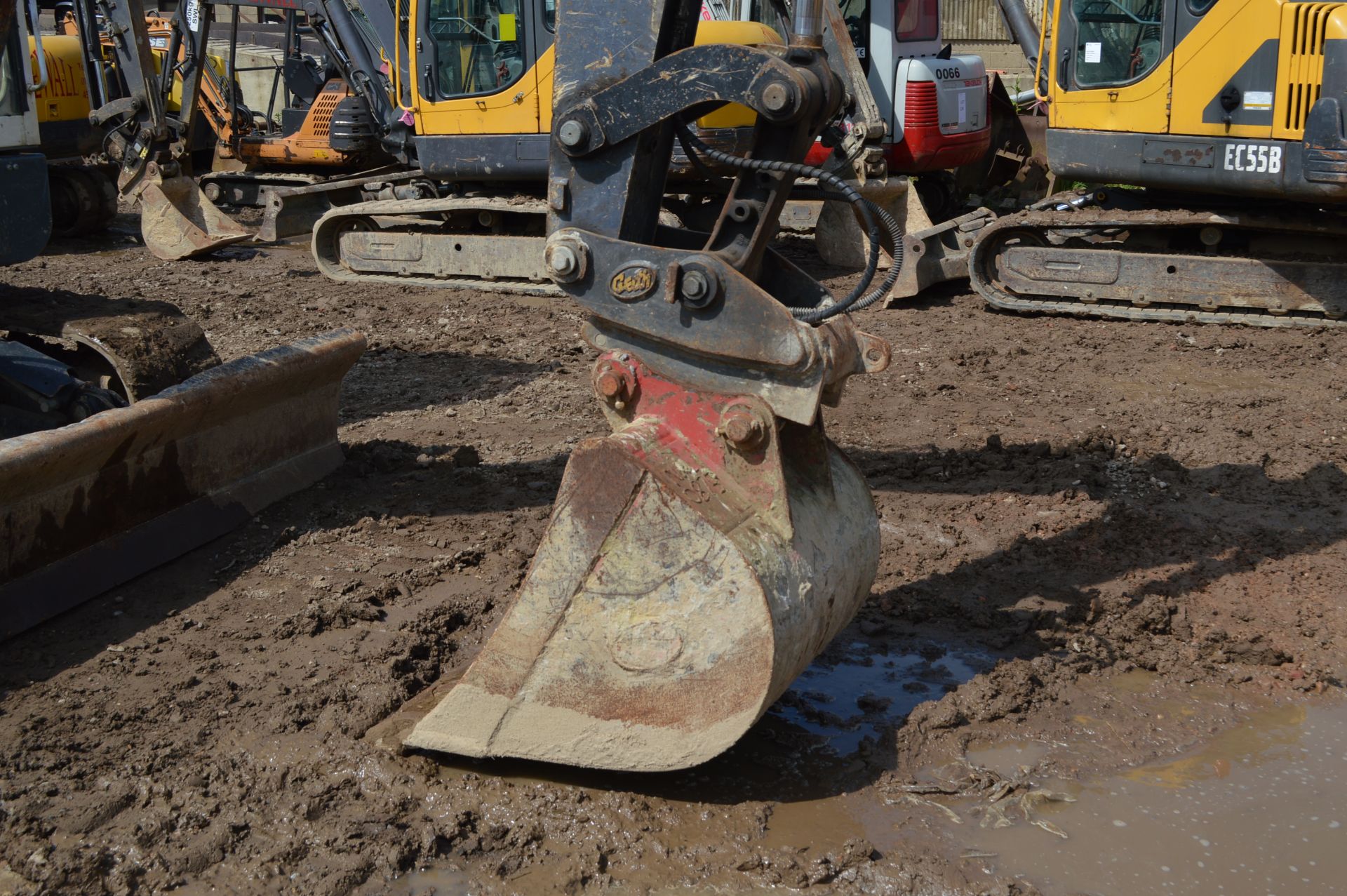 Terex 7.5t Rubber Tracked Excavator with Blade, Qu - Image 17 of 32