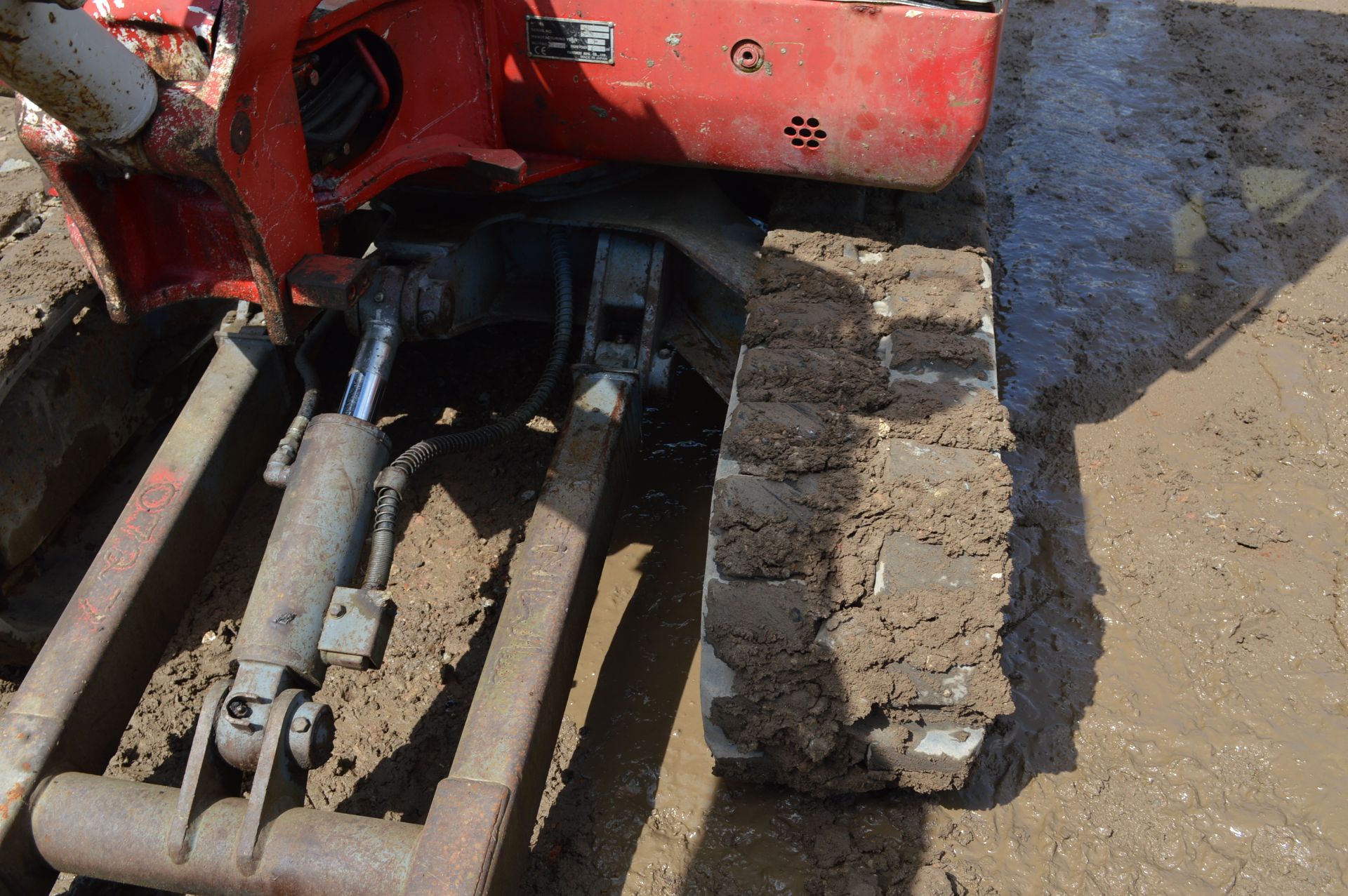 Takeuchi 2.5t Excavator - Image 15 of 23