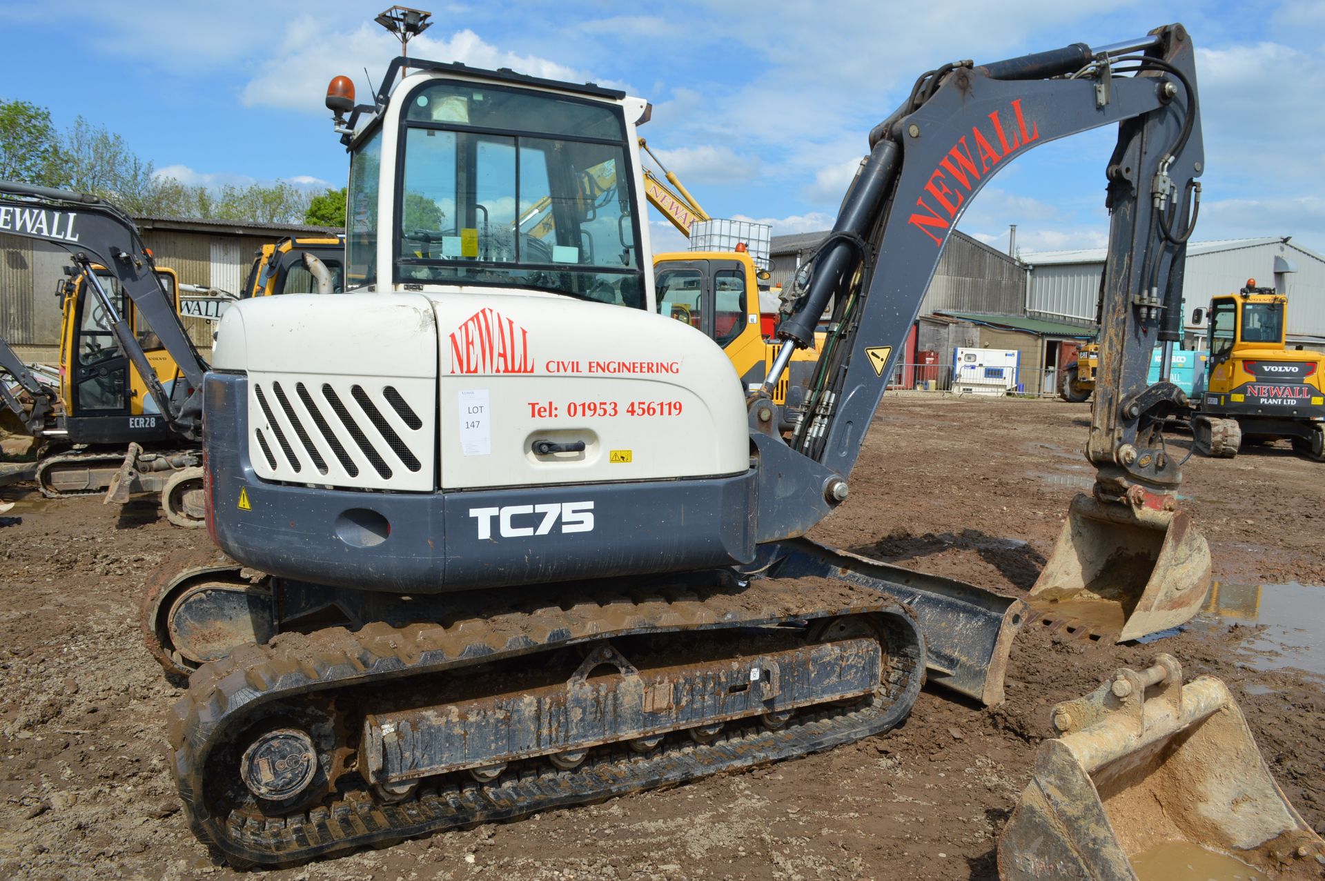Terex 7.5t Rubber Tracked Excavator with Blade, Qu - Image 14 of 32