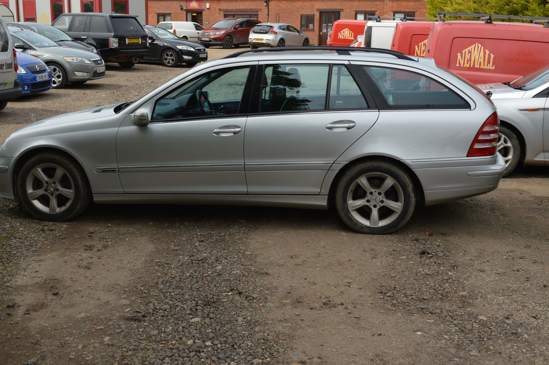 Mercedes C200 Avantgarde SE 2.2 Auto Diesel Estate - Image 4 of 9